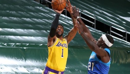 赛季三分命中率联盟第三！湖人球迷终于不再嘘他