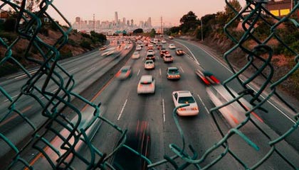 九游官网-防守改变霍勒迪作用凸显 首战憾负雄鹿仍有闪光点